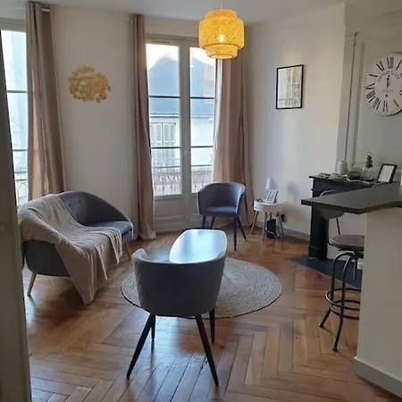 Elegant Appartement Au Coeur Du Vieux Tours Extérieur photo